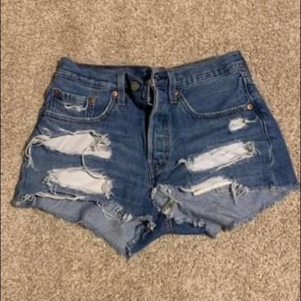 Levi shorts W26